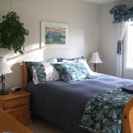 Avens Renaissance B&B Канмор Экстерьер фото
